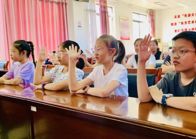 磨炼毅力的砥石掠夺体会等於抽掉了家长教育中最具生命力的筋骨